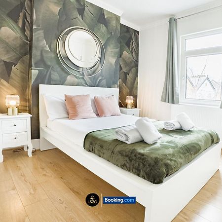 Stunning House By Ls2G Short Lets & Serviced Accommodation Greater London With Free Wifi Exterior foto