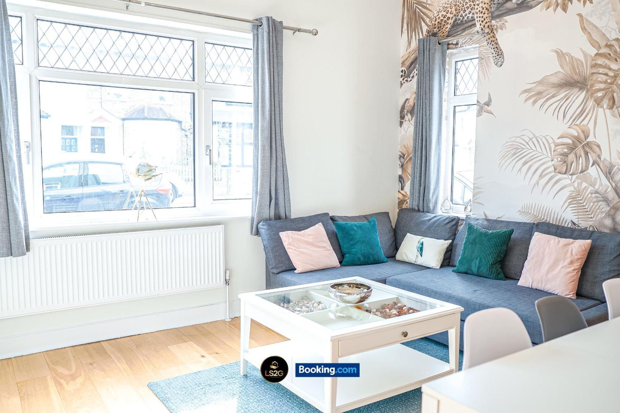 Stunning House By Ls2G Short Lets & Serviced Accommodation Greater London With Free Wifi Exterior foto